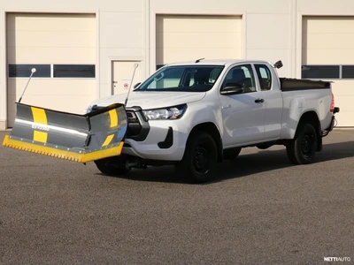 Toyota Hilux Extra Cab 4WD 2,4D Life 2024, photo 1/11