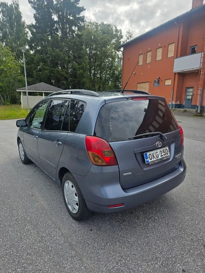 Toyota Corolla Verso 2003, photo 4/10