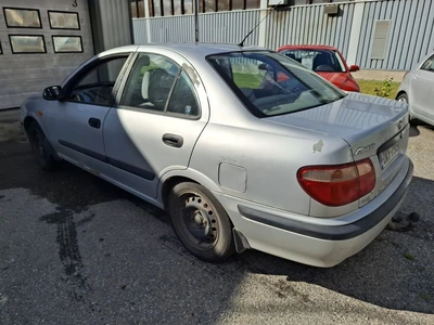 Nissan Almera 1.5 Sedan 2001, photo 4/14