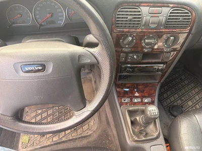 Volvo S40 T-4 1,9 AT 1999, photo 4/13