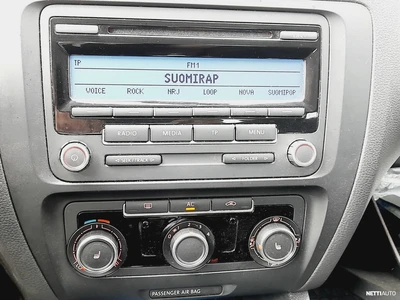 Volkswagen Jetta 2012, photo 6/9