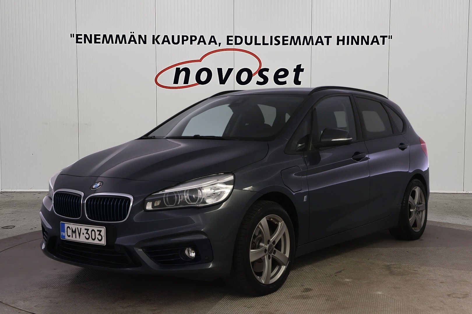 BMW 225