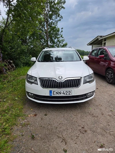 Skoda Superb 2015, photo 5/11