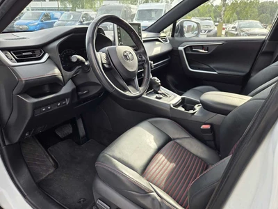 Toyota RAV4 Plug-In 2022, photo 3/19