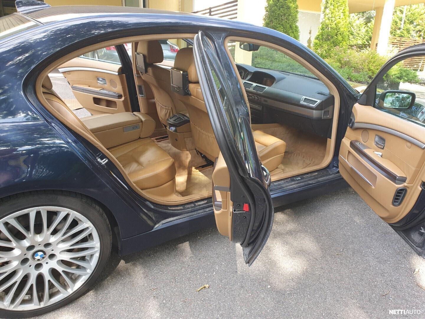 BMW 730