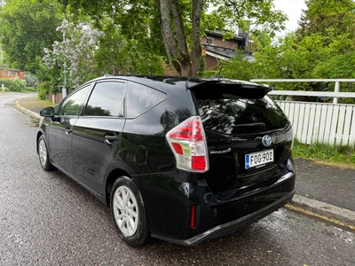 Toyota Prius+ Active 2019, photo 3/16