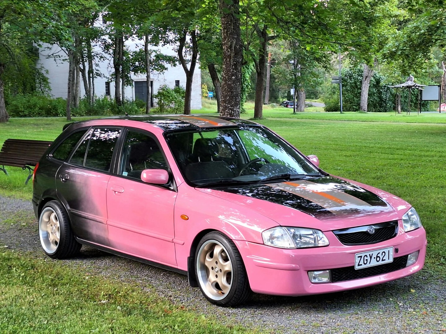 Mazda 323F