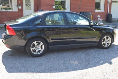 Volvo S40 1,6D DRIVe start/stop man 2011, kuva 4/10