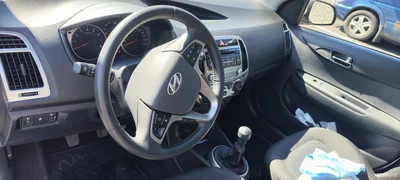 Hyundai i20 1,2 5MT Classic 2013, kuva 3/5