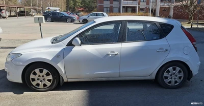 Hyundai i30 1,6 Di 84kW Comfort 5d 2008, kuva 2/5