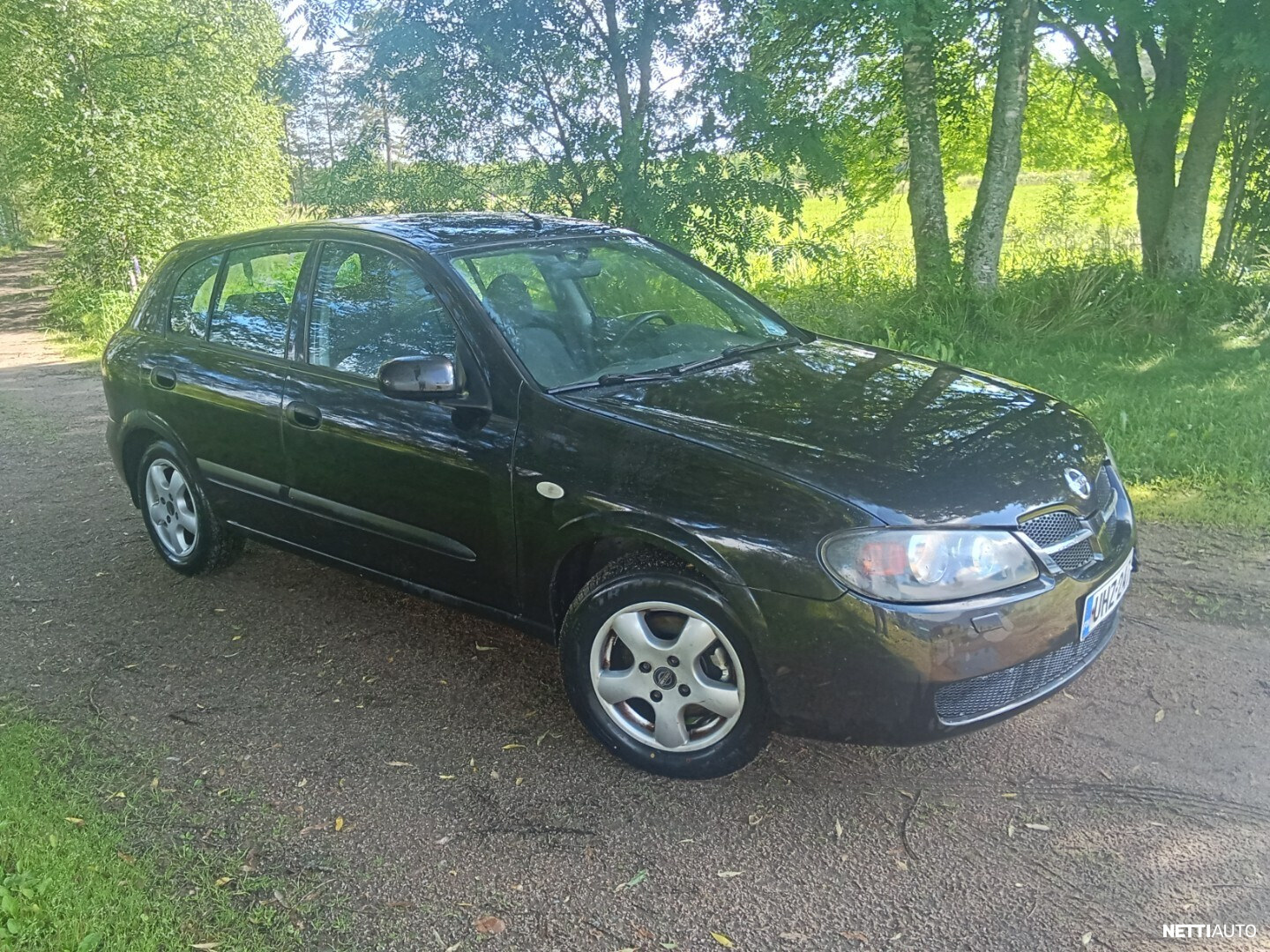 Nissan Almera
