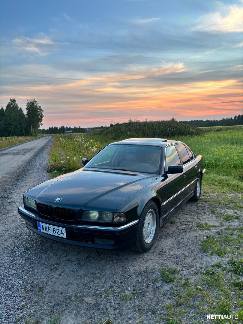 BMW 728