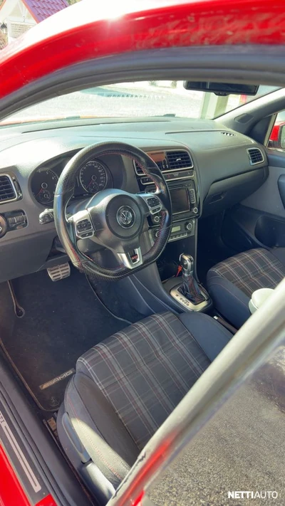 Volkswagen Polo 2011, photo 3/7
