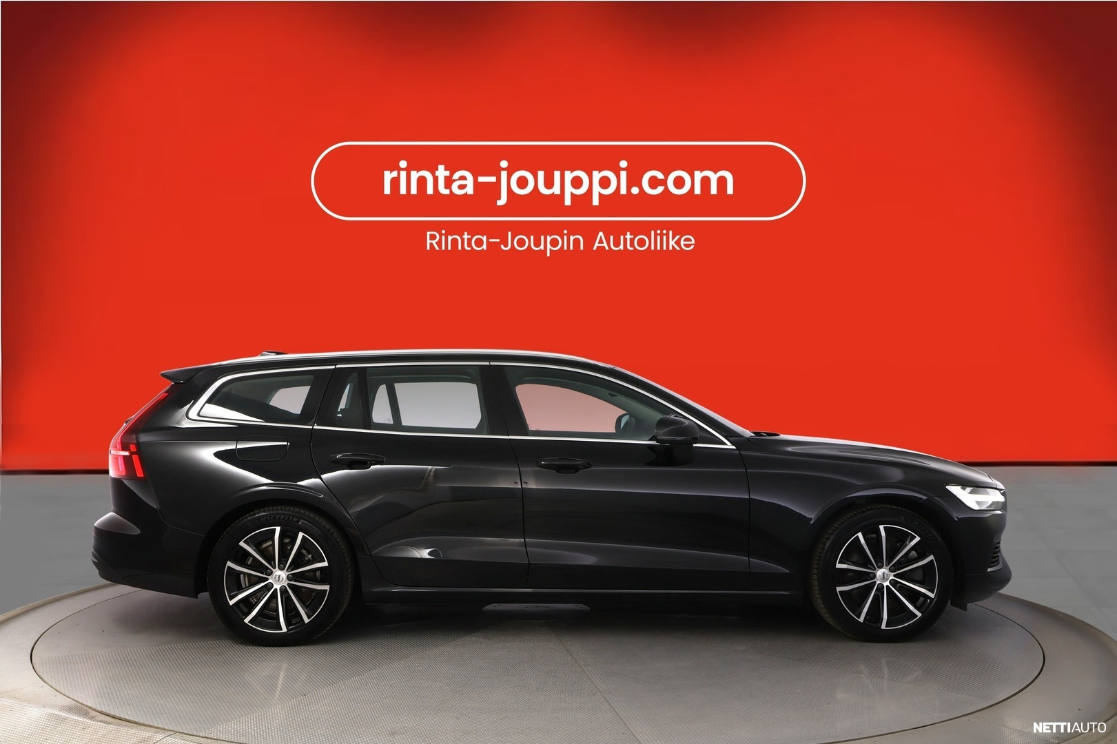 Volvo V60 2023, photo 6/25