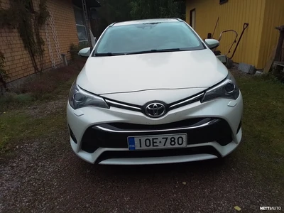 Toyota Avensis 2018, kuva 1/10