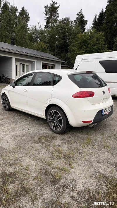 Seat Leon FR 170 TDI CR DPF 2011, photo 3/5