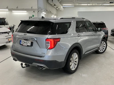 Ford Explorer 2022, photo 2/9