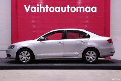 Volkswagen Jetta 2012, kuva 6/10