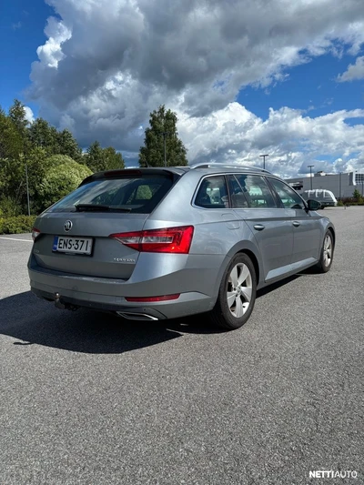 Skoda Superb 2016, photo 5/10