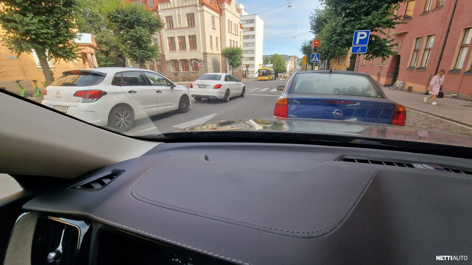 Volvo XC60 2021, photo 2/24