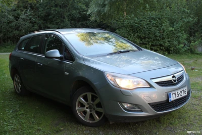 Opel Astra 2012, kuva 3/10
