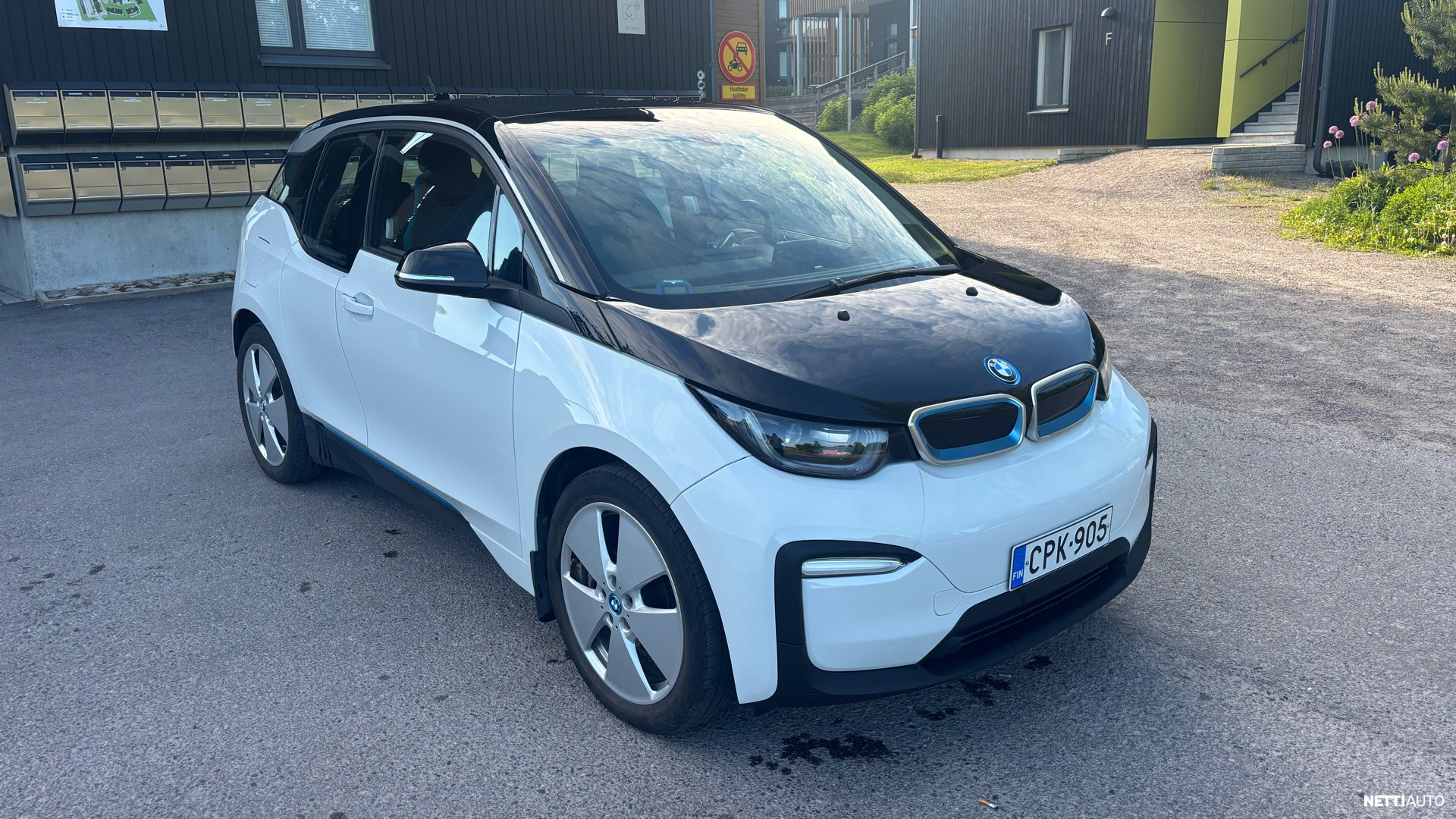 BMW i3