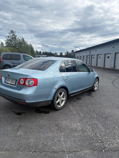 Volkswagen Jetta 2006, kuva 3/11