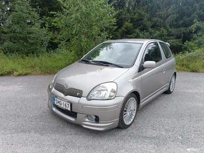 Toyota Yaris 2004, kuva 1/12