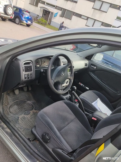 Toyota Avensis 2001, photo 7/8