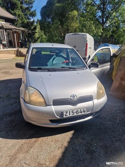 Toyota Yaris 2000, photo 5/6