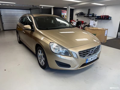 Volvo V60 D3 Kinetic 2011, kuva 4/11