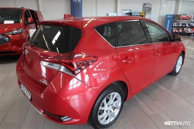 Toyota Auris 2016, photo 5/17