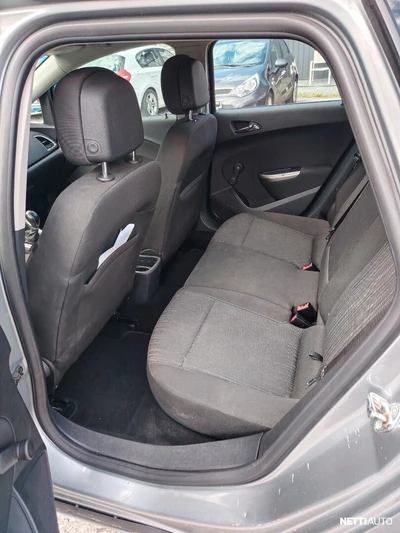 Opel Astra 2012, kuva 6/9