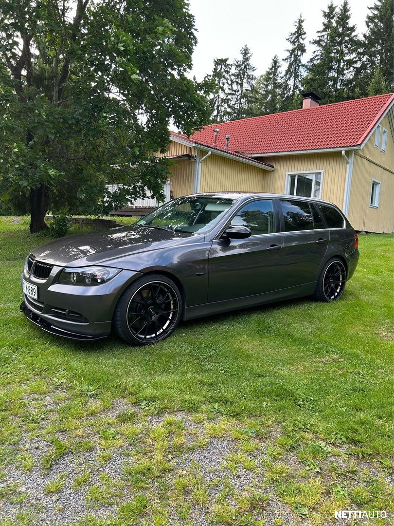 BMW 330