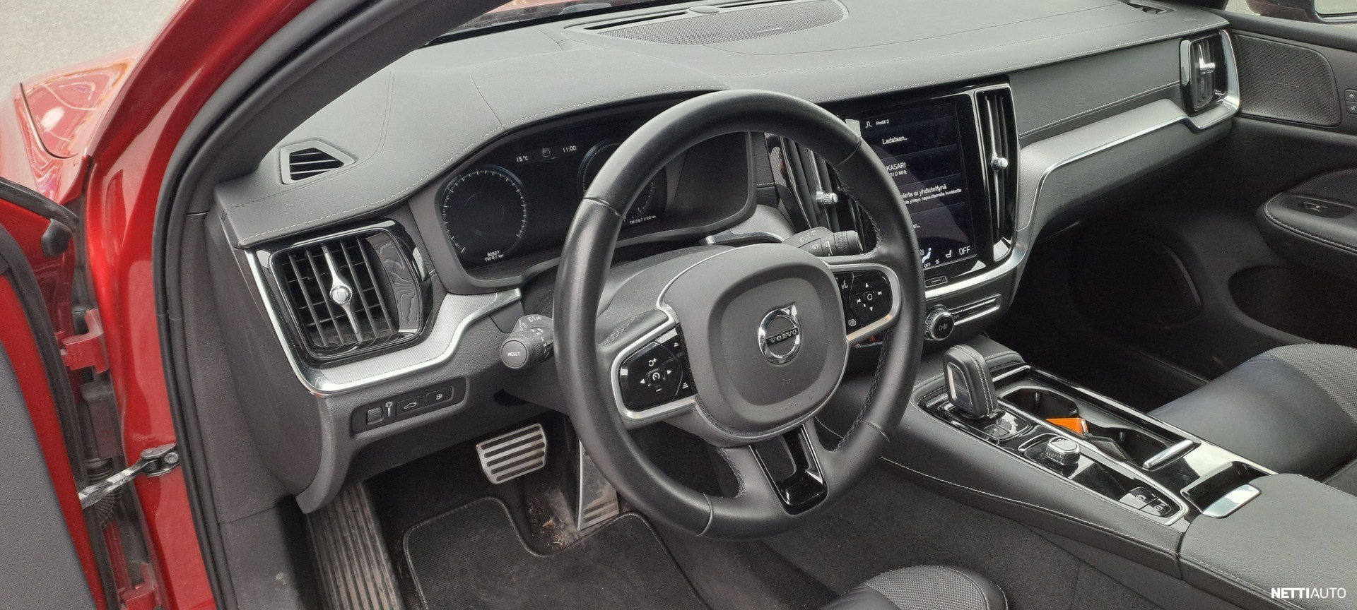 Volvo V60 2022, photo 4/6