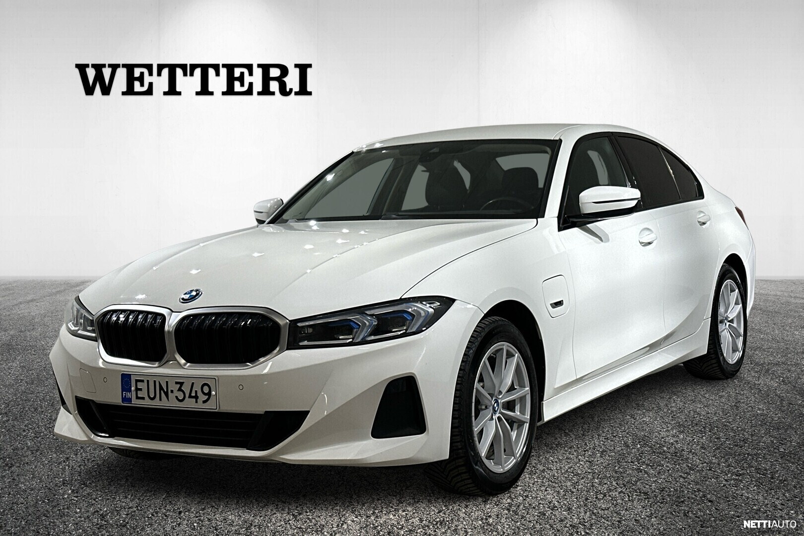 BMW 330
