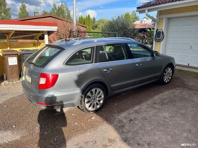 Skoda Superb Combi 1,8 TSI Elegance 2010, photo 3/24