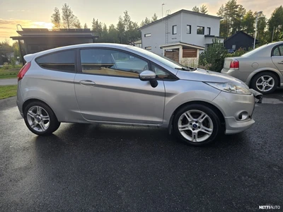 Ford Fiesta Van 2011, photo 4/21