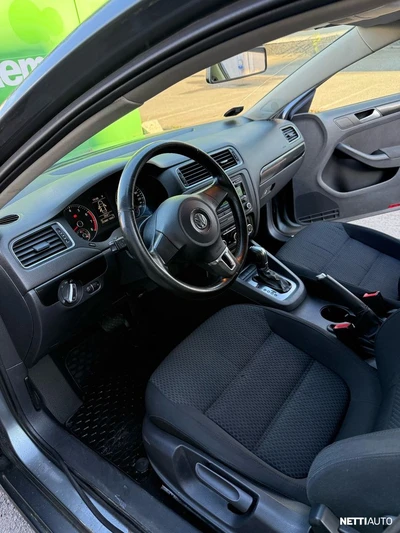 Volkswagen Jetta 2012, photo 4/10