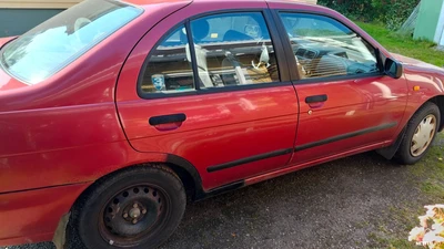 Nissan Almera 1995, kuva 2/9