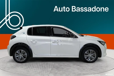 Peugeot e-208 2023, photo 6/10