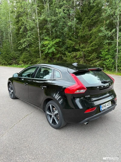 Volvo V40 D3 Momentum Business 2012, photo 2/14