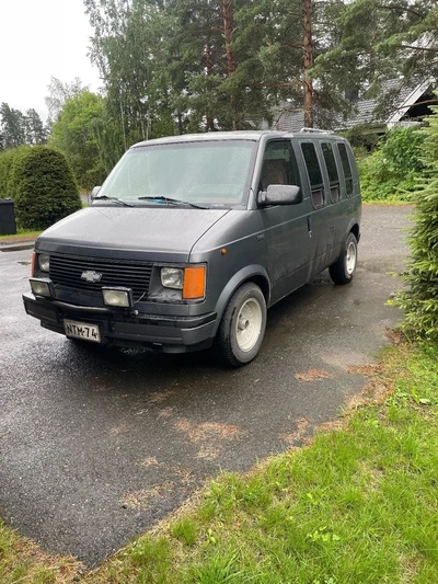 Chevrolet Astro LT 4,3 EFi V6 AT 1989, kuva 2/8