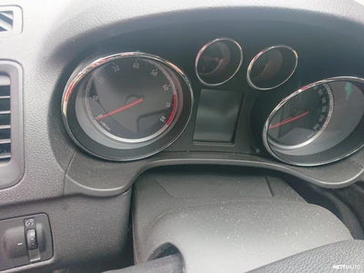 Opel Insignia 2,8l v6 4x4 Turbo 2009, kuva 2/10