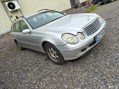 Mercedes-Benz E E270 2004, kuva 2/5