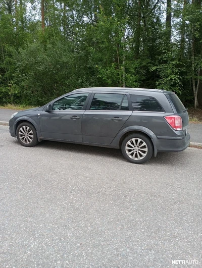 Opel Astra 2009, photo 2/5
