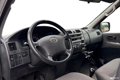 Toyota Hiace 2,5 D-4D 4WD 117 5ov pitkä 2011, photo 3/3