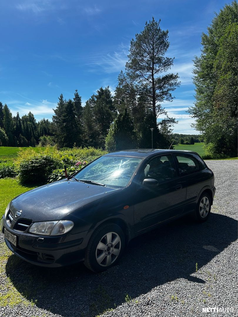 Nissan Almera
