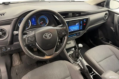 Toyota Corolla 1,6 Valvematic Active 4ov 2016, photo 6/20