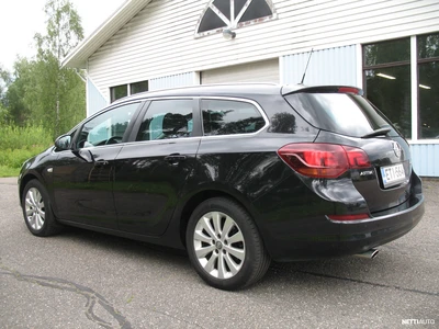 Opel Astra 2011, photo 7/22